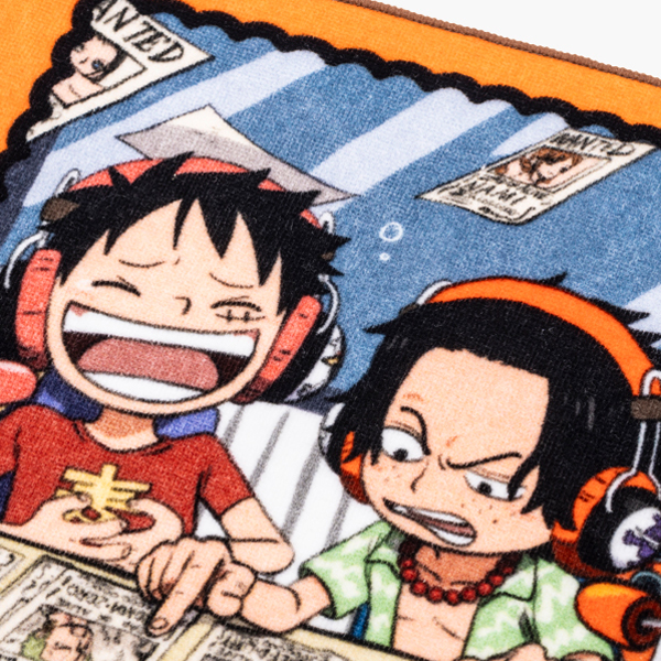 ワンピース】麦わらスペース ハンドタオル（ルフィ・エース）: 雑貨