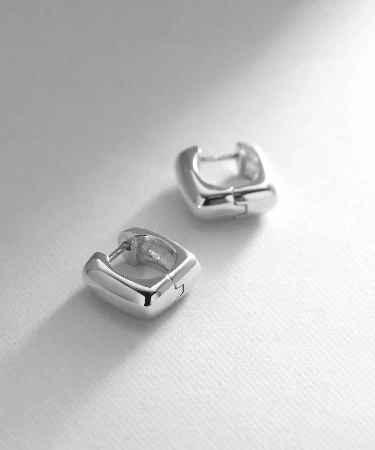 シルバー ハギーフープ マーキスピアス GP（ピアス） | COCOSHNIK