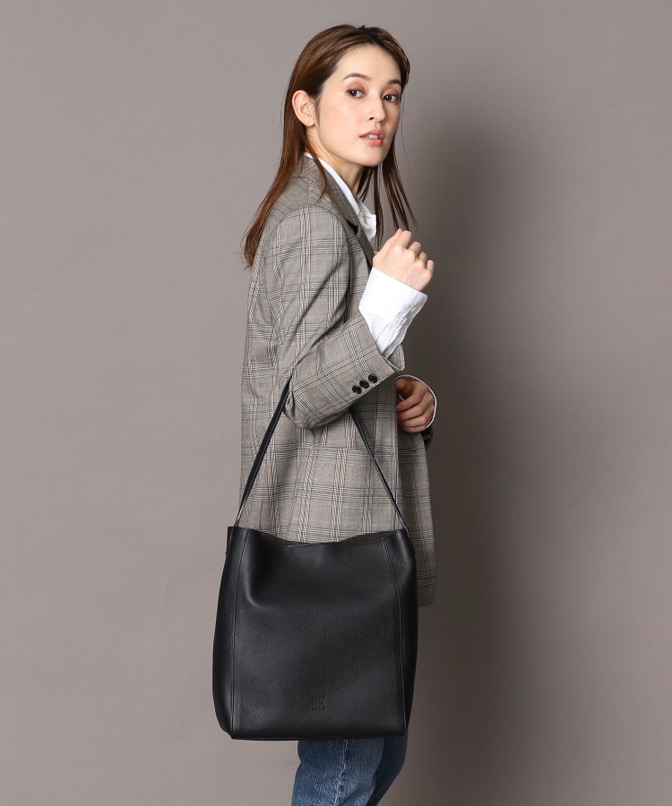 ヴァローレ】レザーショルダーバッグ L A4サイズ ビジネスバッグ 本革