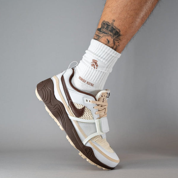 Travis Scott x Nike Zoom Field Jaxx “Light Chocolate