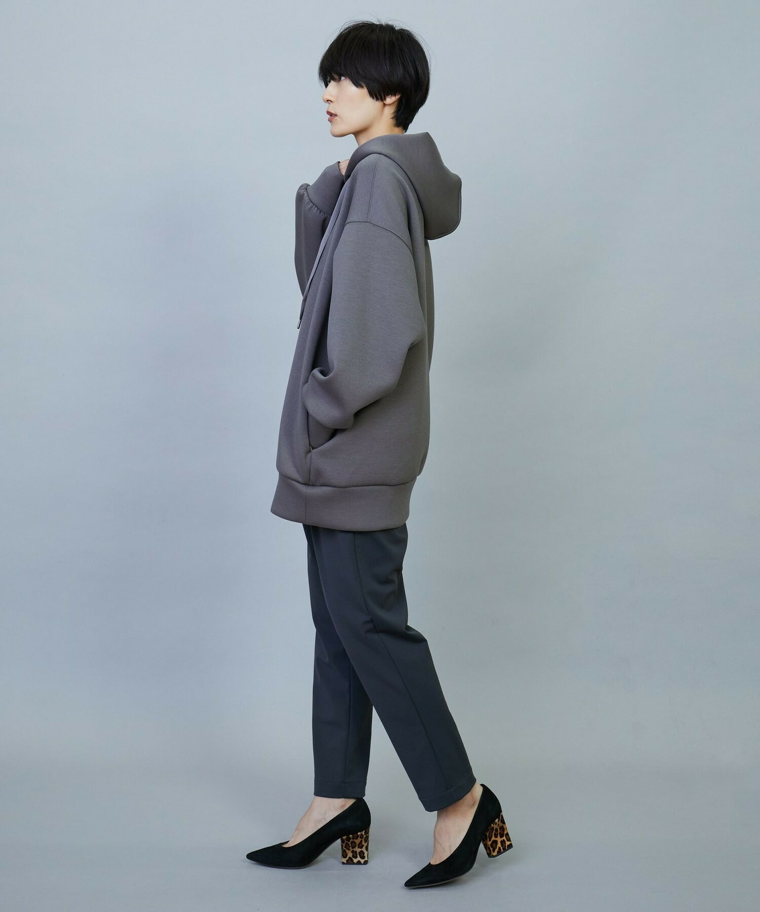 ソフトダンボールプルオーバーパーカー｜BIGI online store - ビギ