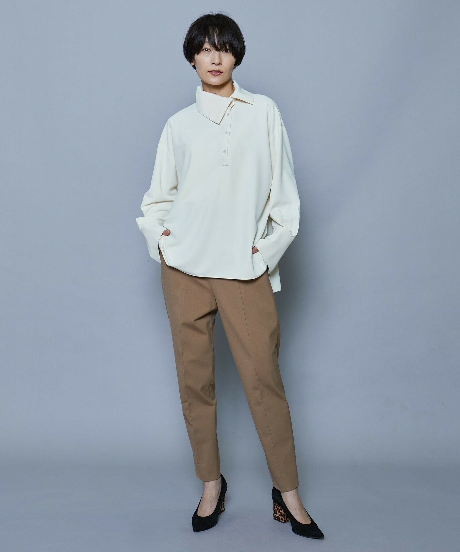 スタイリスト戸野塚かおるコラボ アシンメトリースタンドカラー