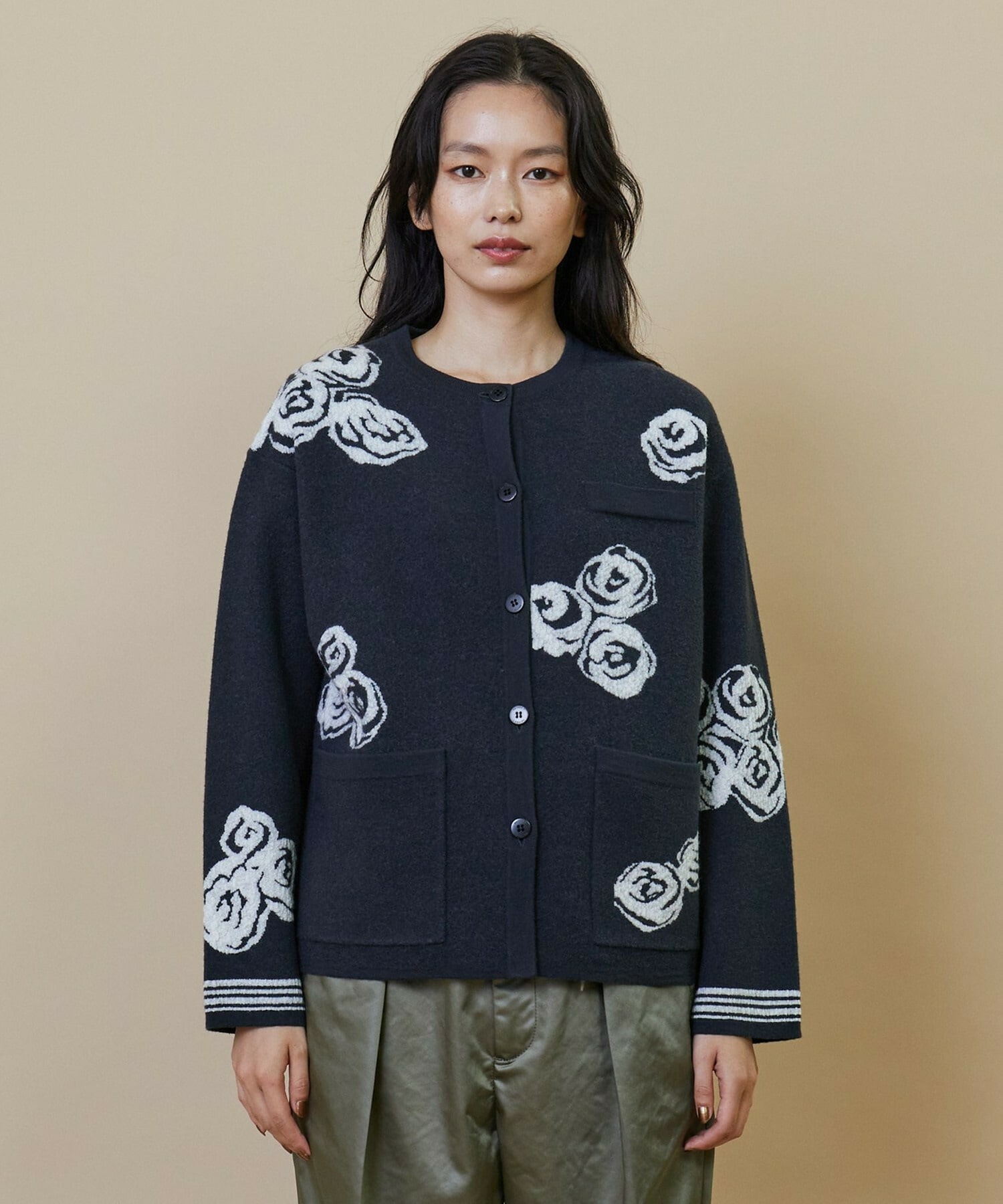 クロワッサンno.1127掲載］ウール花柄ジャガードカーディガン｜BIGI