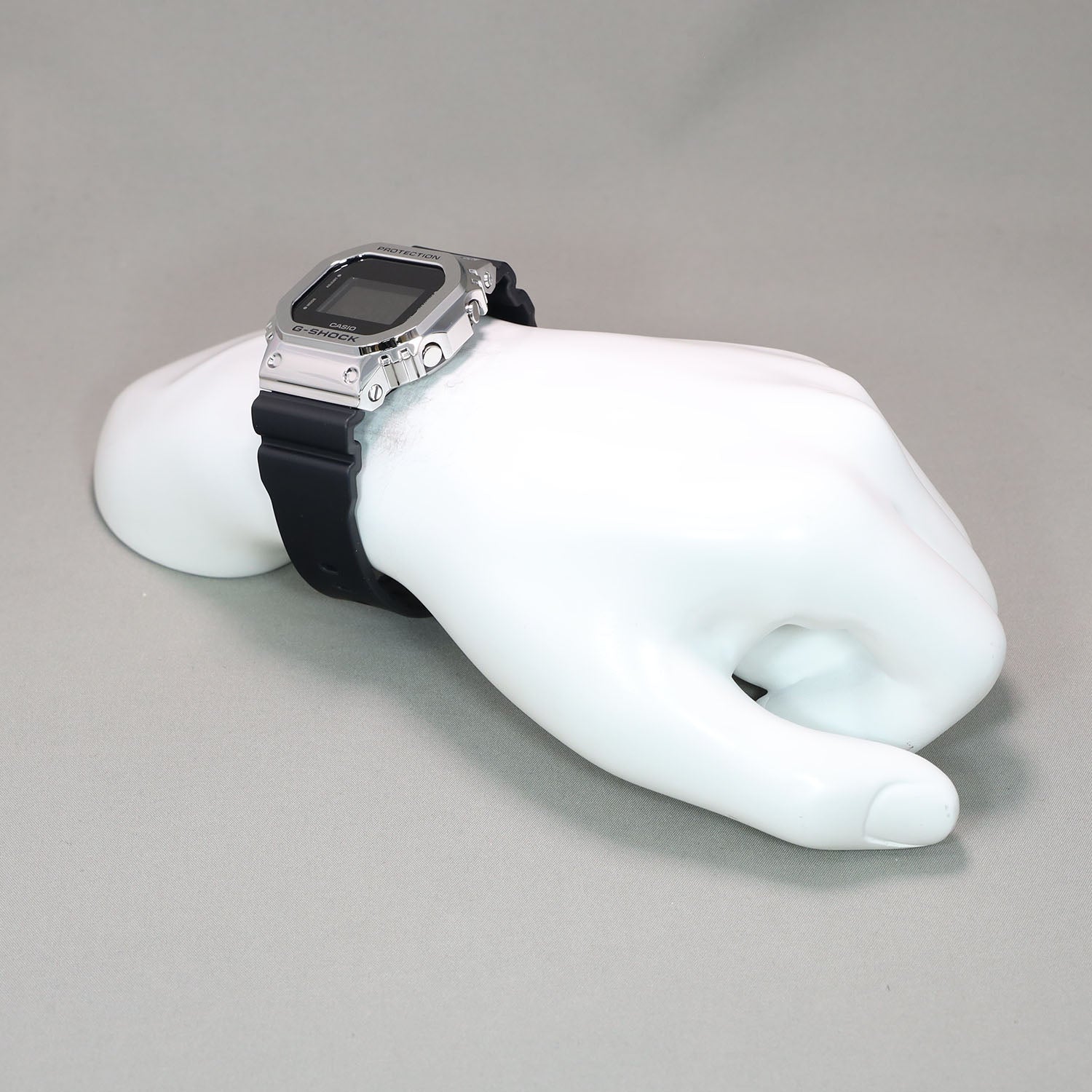 CASIO】G-SHOCK 5600シリーズ / メタルベゼル / GM-5600U-1JF – カー