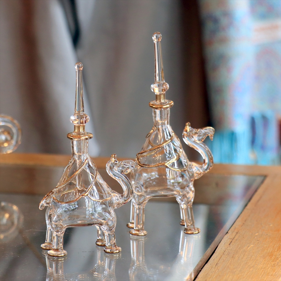 キリムスタイル / エジプト香水瓶・手吹きガラスの工芸品/ラクダ2頭