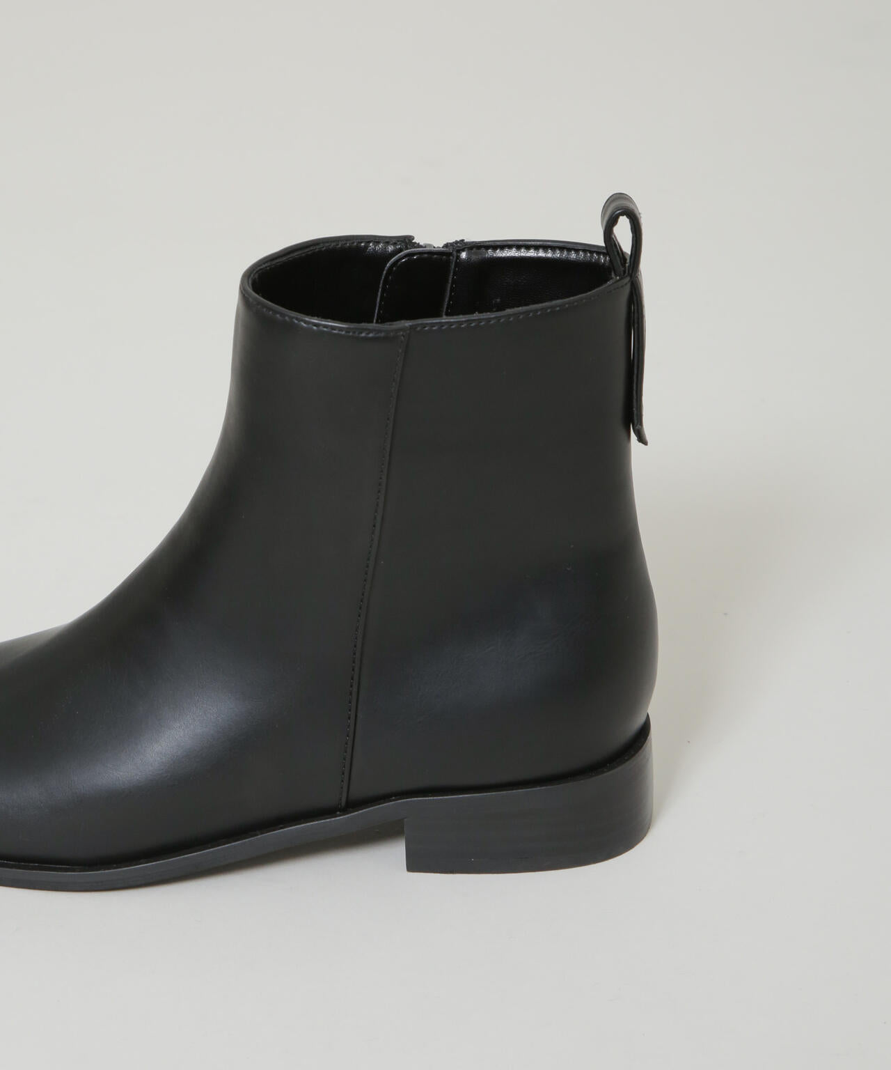 スクエアトゥ フラット ブーツ