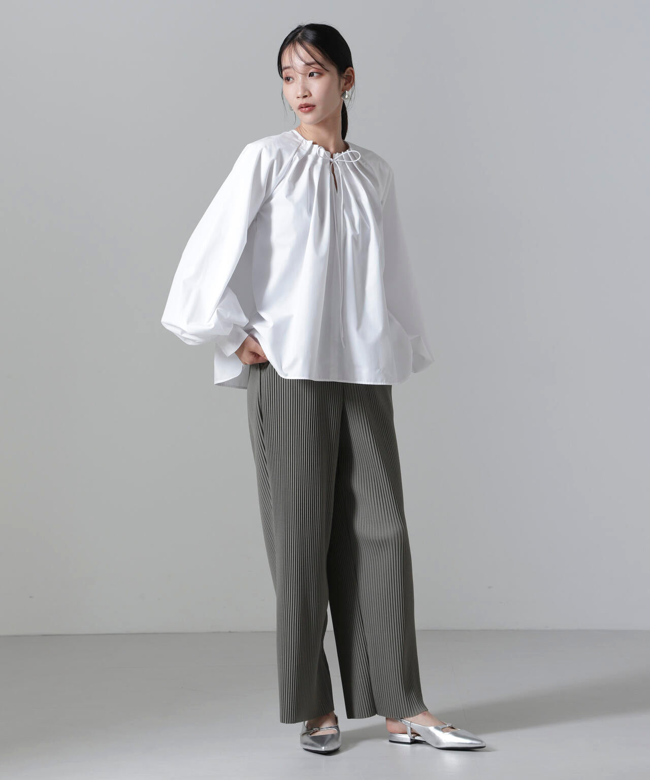 タック カラー ボリューム ブラウス