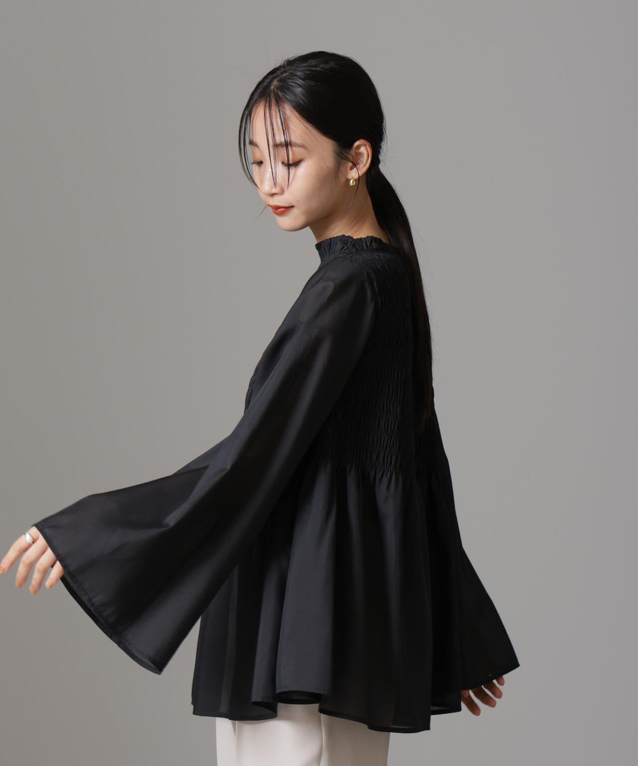 シャーリング フレア スリーブ ブラウス