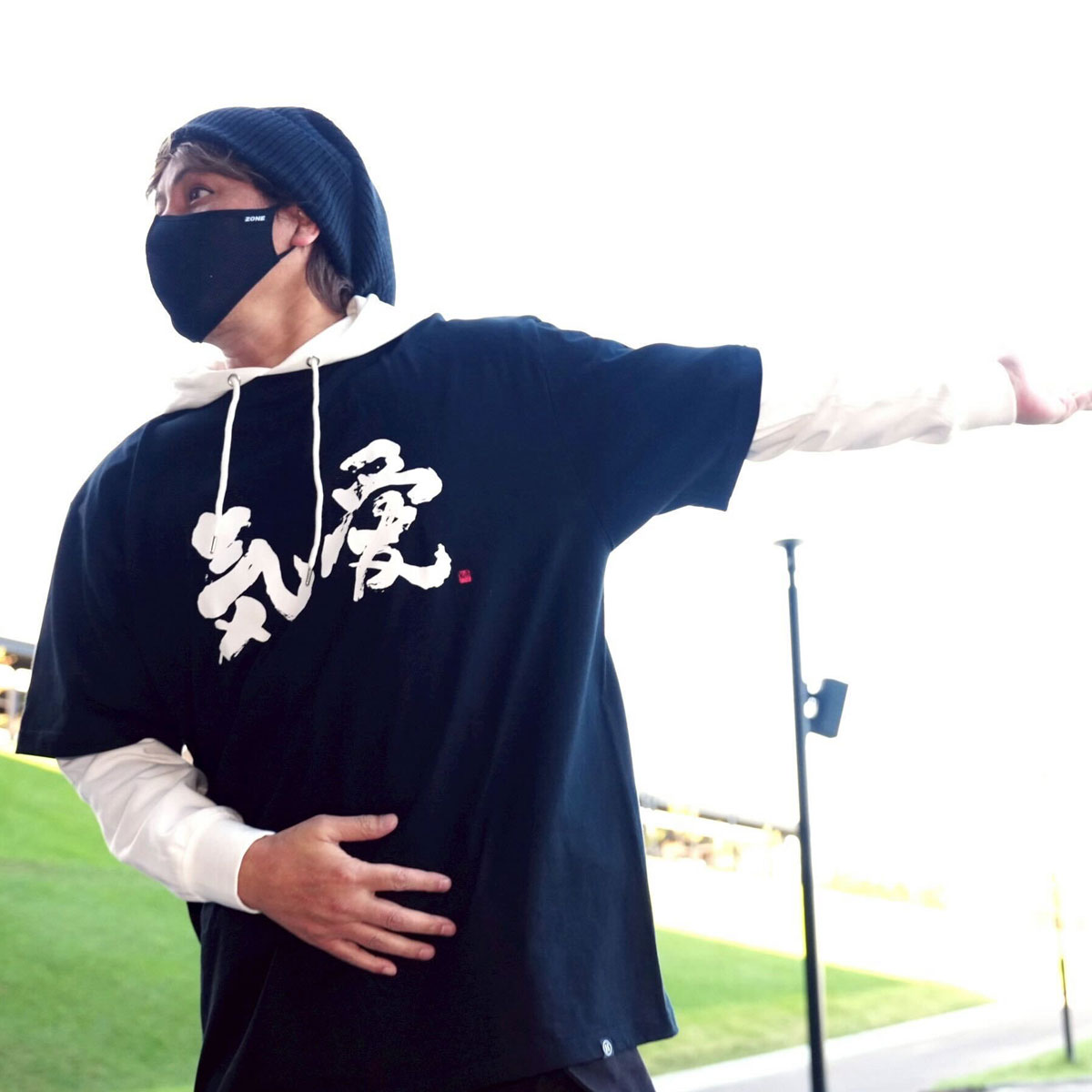 BIG BOSS新庄剛志監督×中山秀征書き下ろし「気愛」フェイスタオル