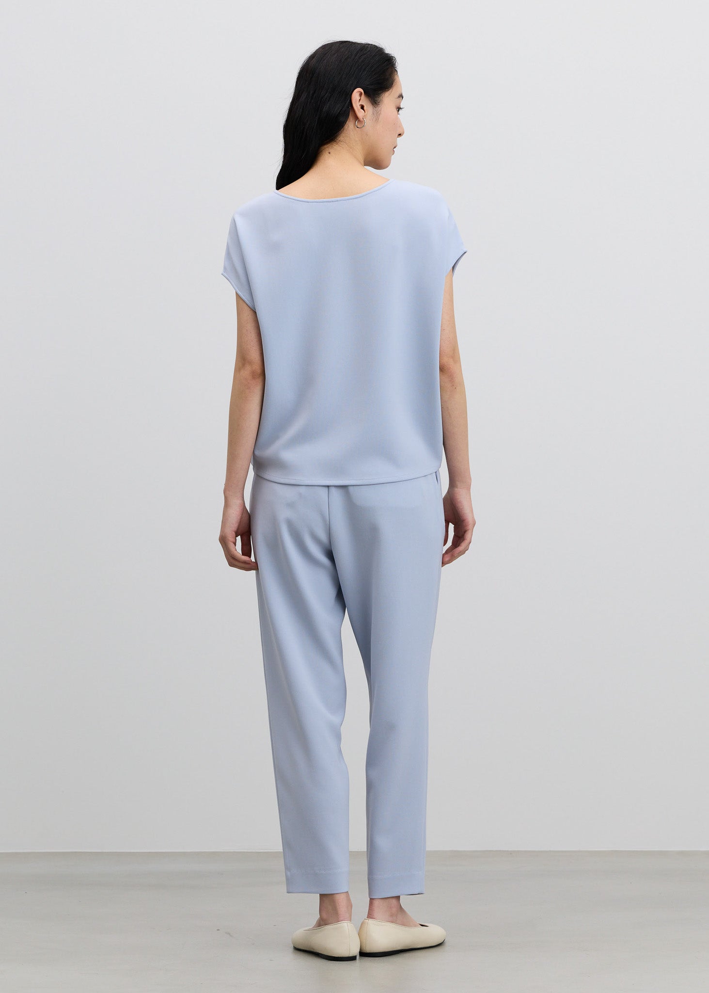 タックパンツ - SOÉJU online store｜上質な大人の女性のためのボトムス