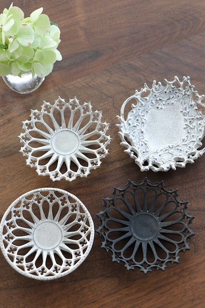 はな 伊藤剛俊 透彫飾皿 黒トゲトゲ 約30cm はな 伊藤剛俊 透彫飾皿 黒