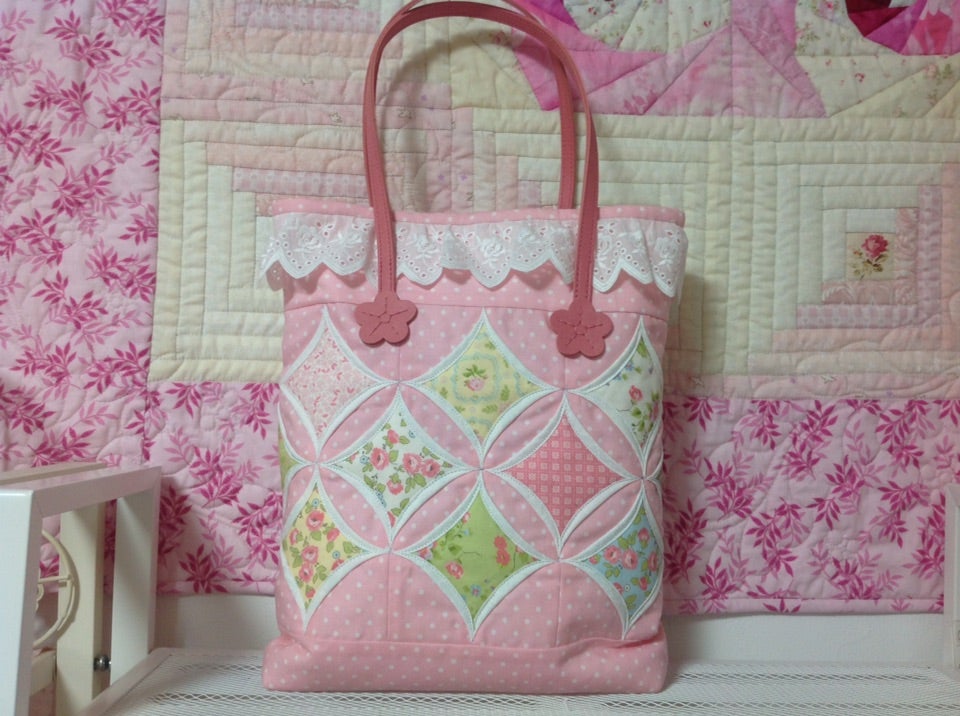 カテドラルウィンドウのバッグ | ＊鳥取市のパッチワーク教室 Un Reve