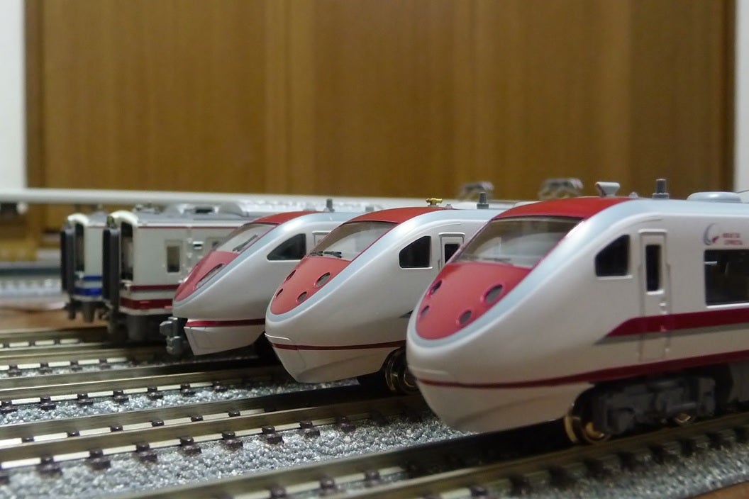 KATO 北越急行 681系2000番台＜スノーラビットエクスプレス＞入線