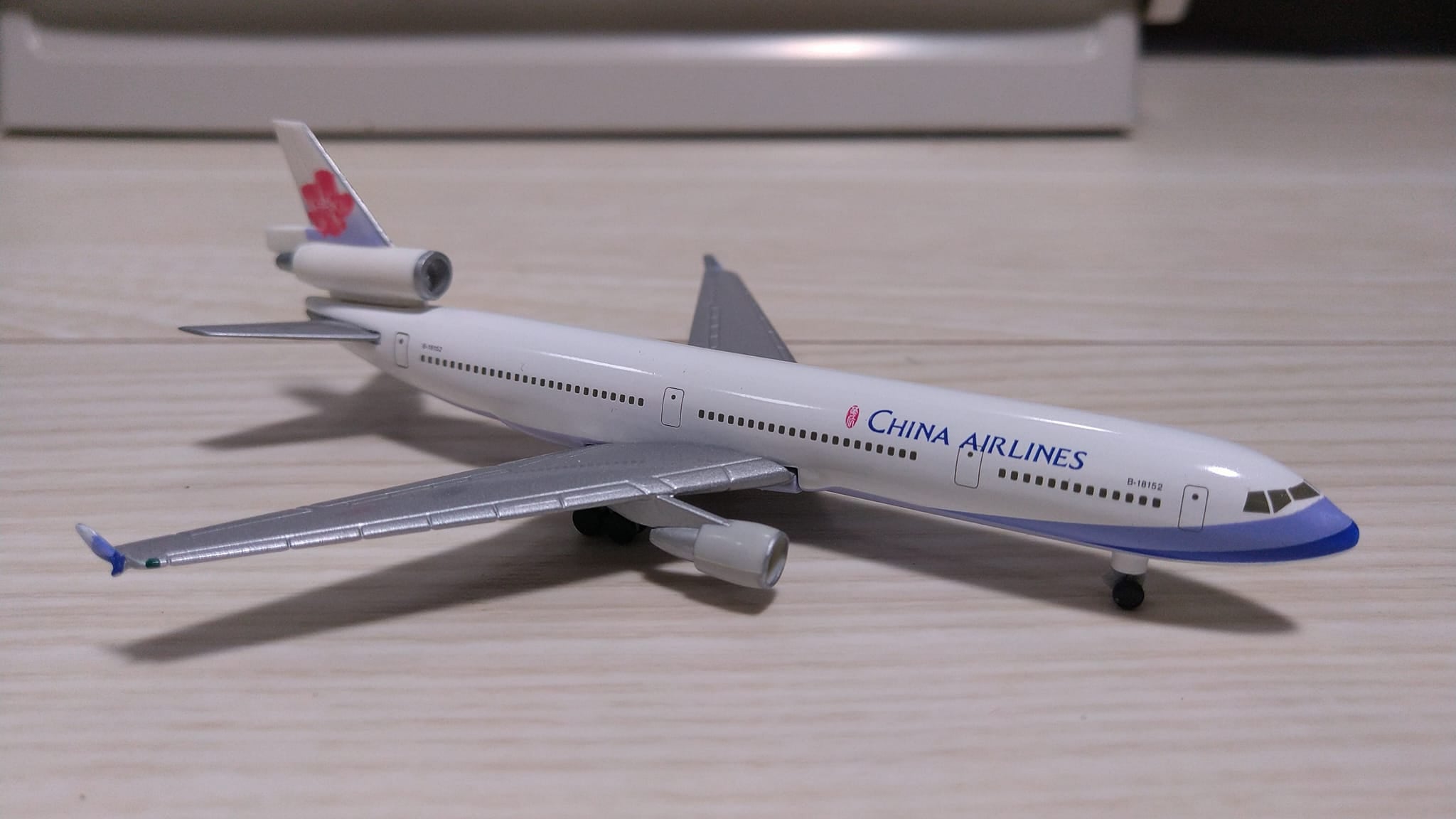 No,015 チャイナエアライン MD-11 (ヘルパ 1/500) | 模型に見る乗り物