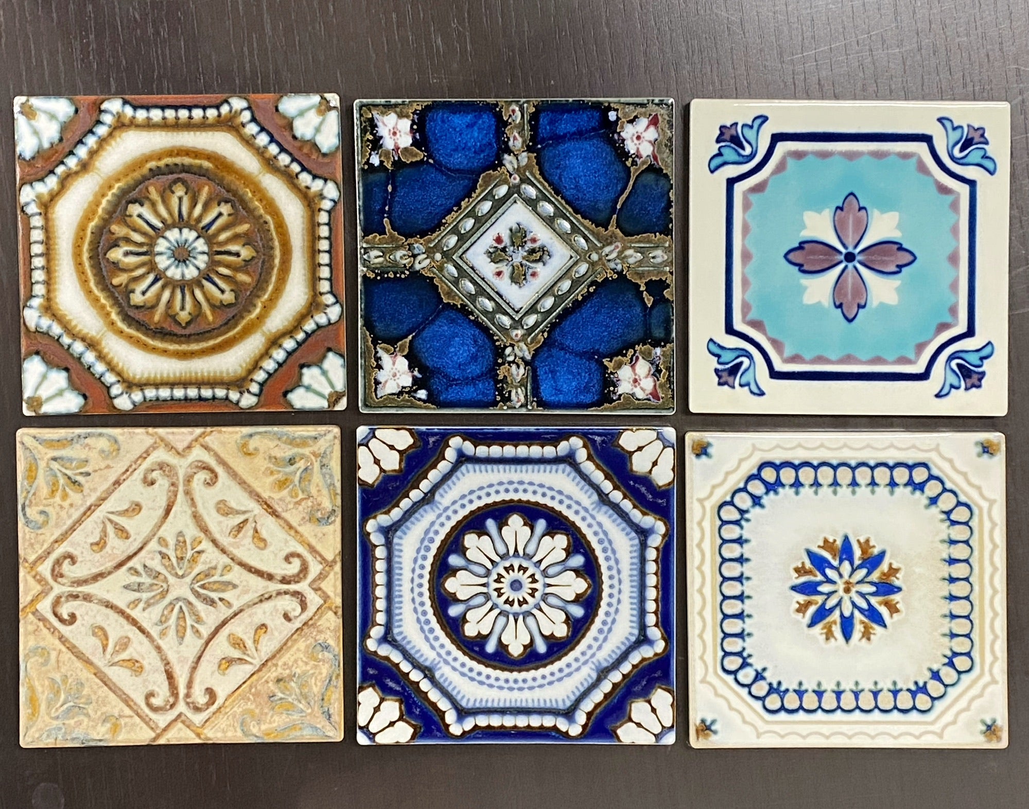 マジョリカタイルは玄関に敷き詰められるのか？アンティークタイルの