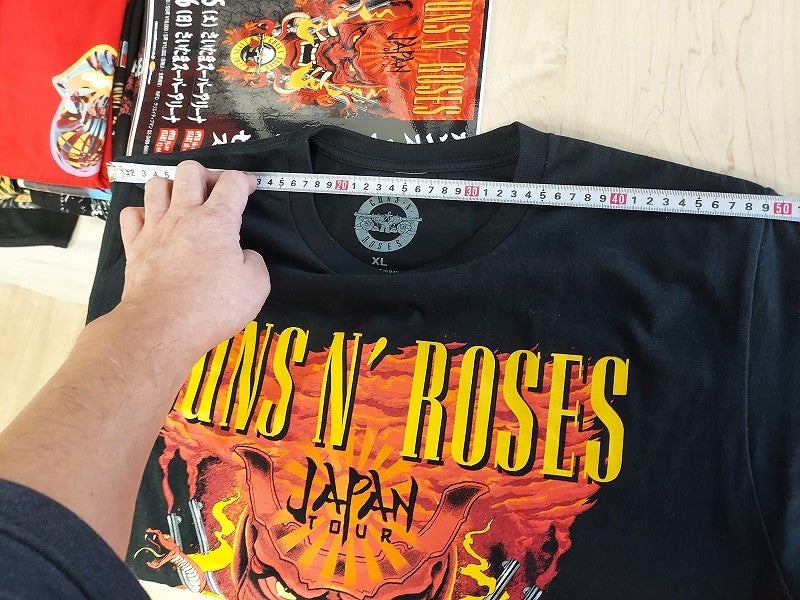 GUNS N' ROSES会場販売TシャツのXLサイズやはり小さいわ！比較XLと2XL
