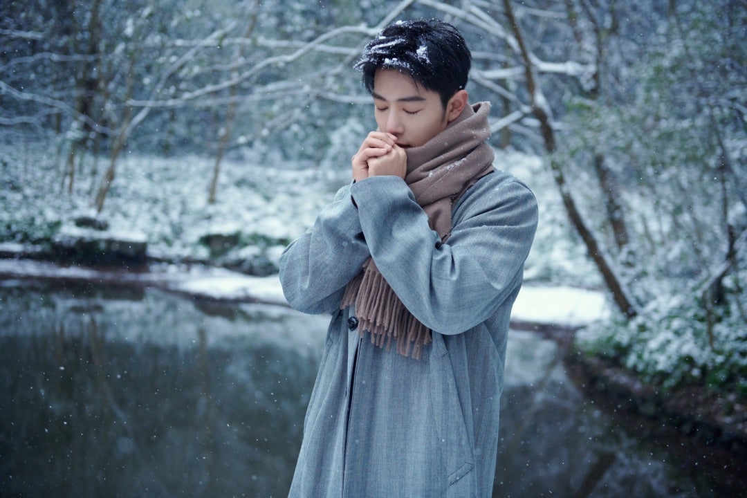 陳情令 肖戦 23年最新踏雪写真集 陳情令 肖戦 23年最新踏雪写真集