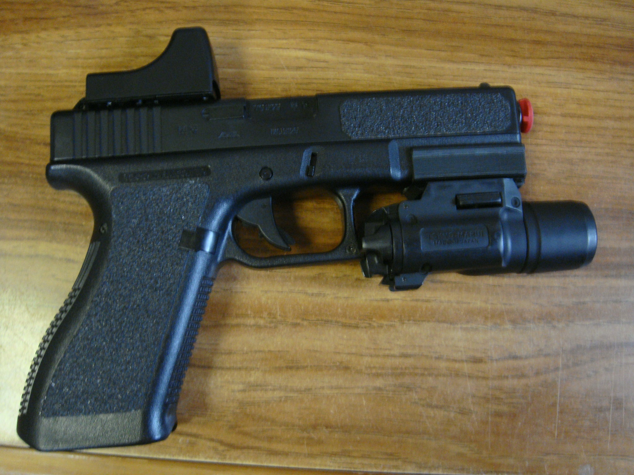 東京マルイ 18禁エアーコッキング グロック17をカスタムする