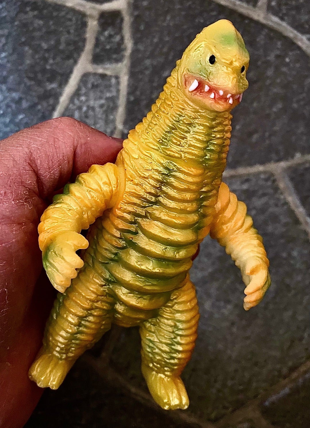 開封してみて分かる、ヤモマーク製レッドキング塗装の美しさ | 怪獣