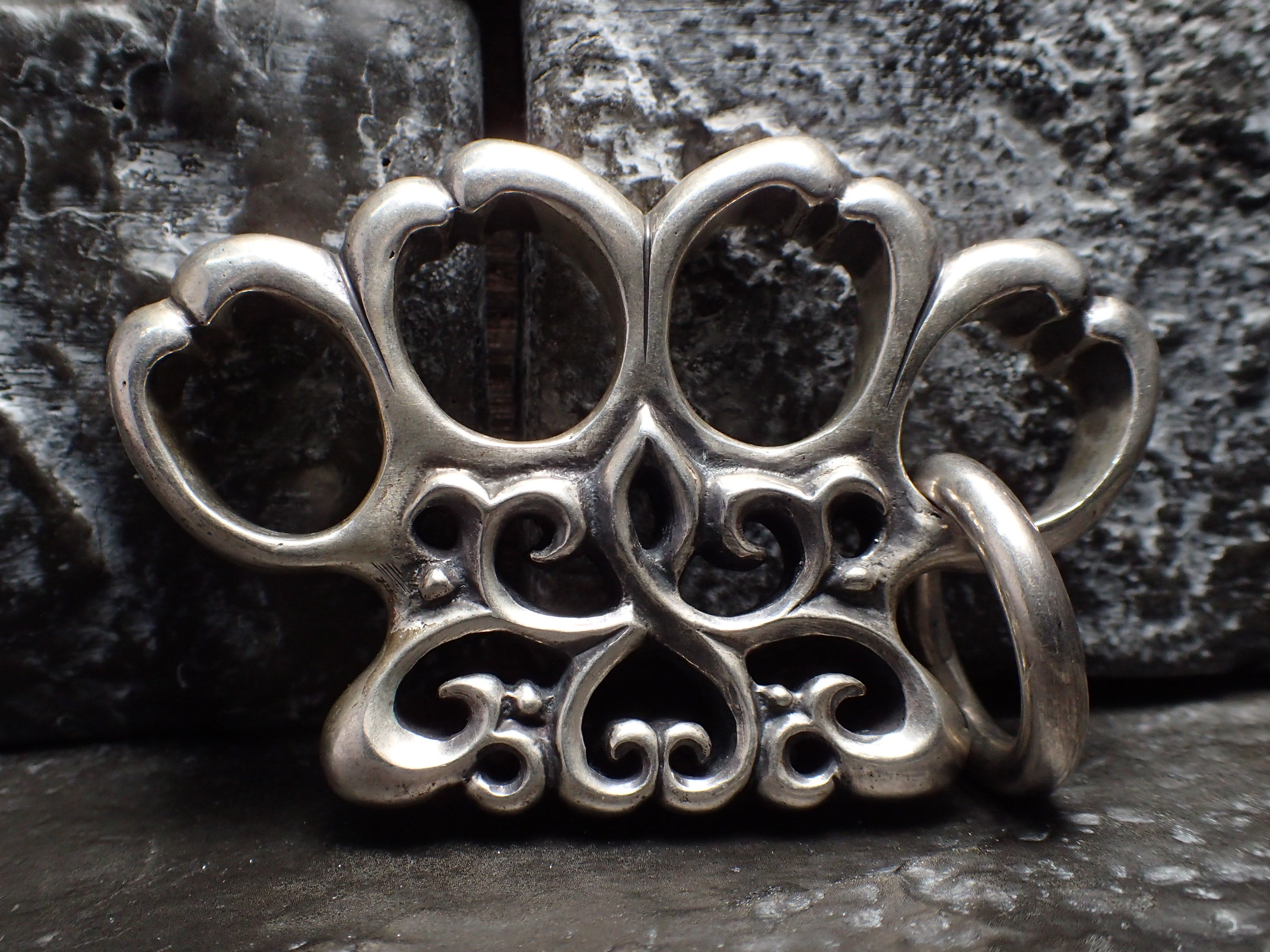 GABORATORY(ガボラトリー)ナックルダスターペンダントクォーターウィズ