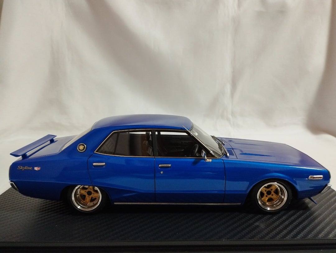 イグニッションモデル 1/18 日産スカイライン 2000 GT-X 4Dr ケンメリ