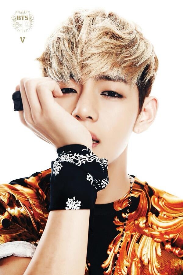 11年前の今日、防弾少年団の7人目のメンバーVが初公開されました | て