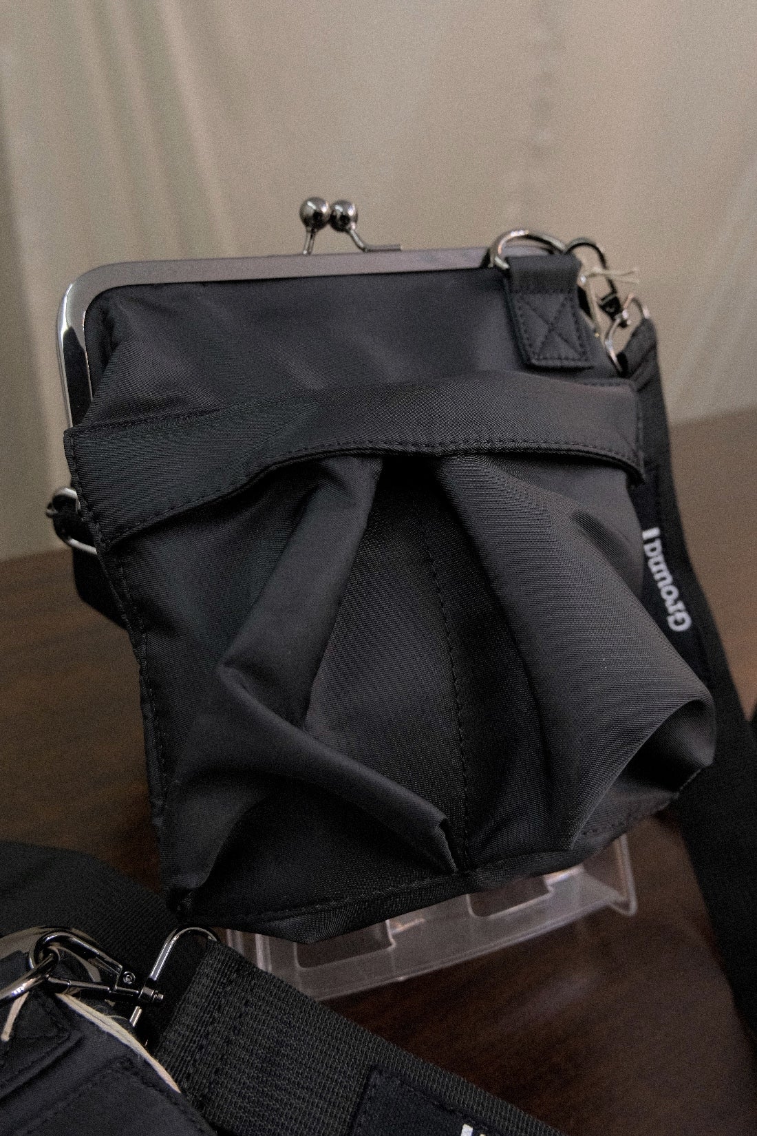 Ground Y [グラウンドワイ] がま口バッグに一回り小さなタイプが登場