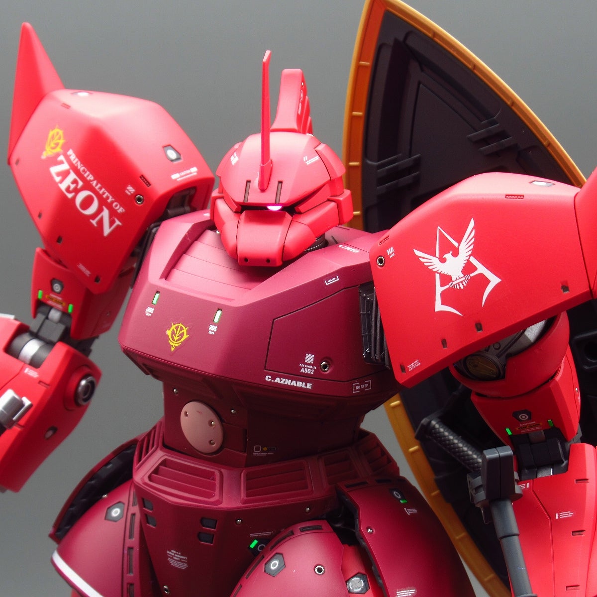 完成品】MG1/100ヤクトドーガ/ゲルググ【塗装品】 全塗装完成品 1/100