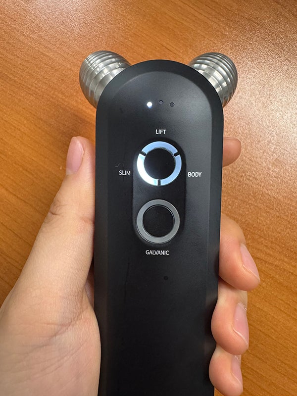 EMS＆ガルバニック対応！コスパ最強の美顔器「オドロイ チタニウム