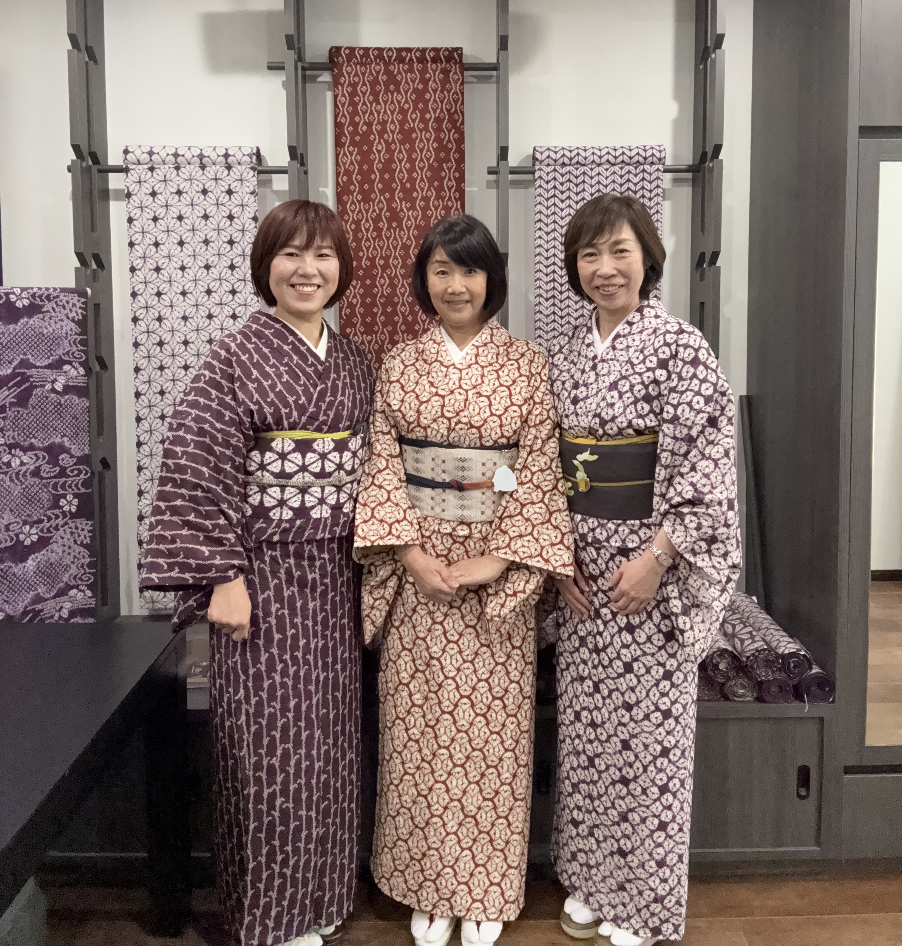 つぼみ【草紫堂展】の様子と、紫根染茜染のコーディネート | 京都