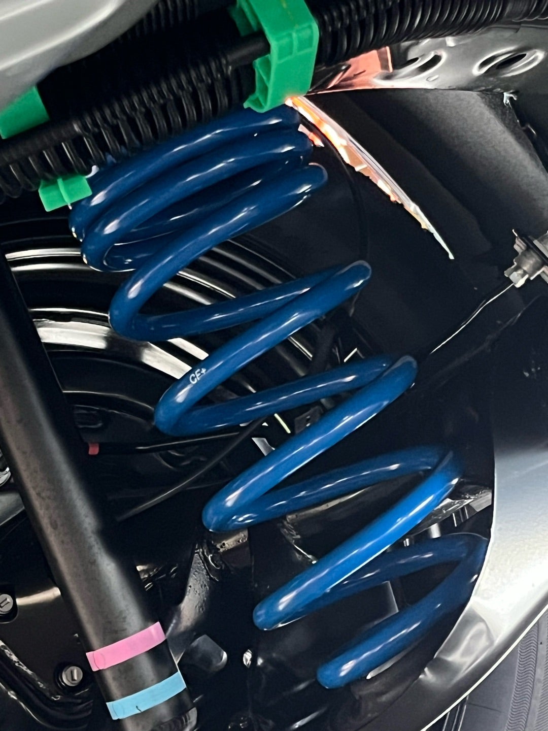 大人気‼️カローラフィールダー用ふんばるぞープラス(リア強化サス