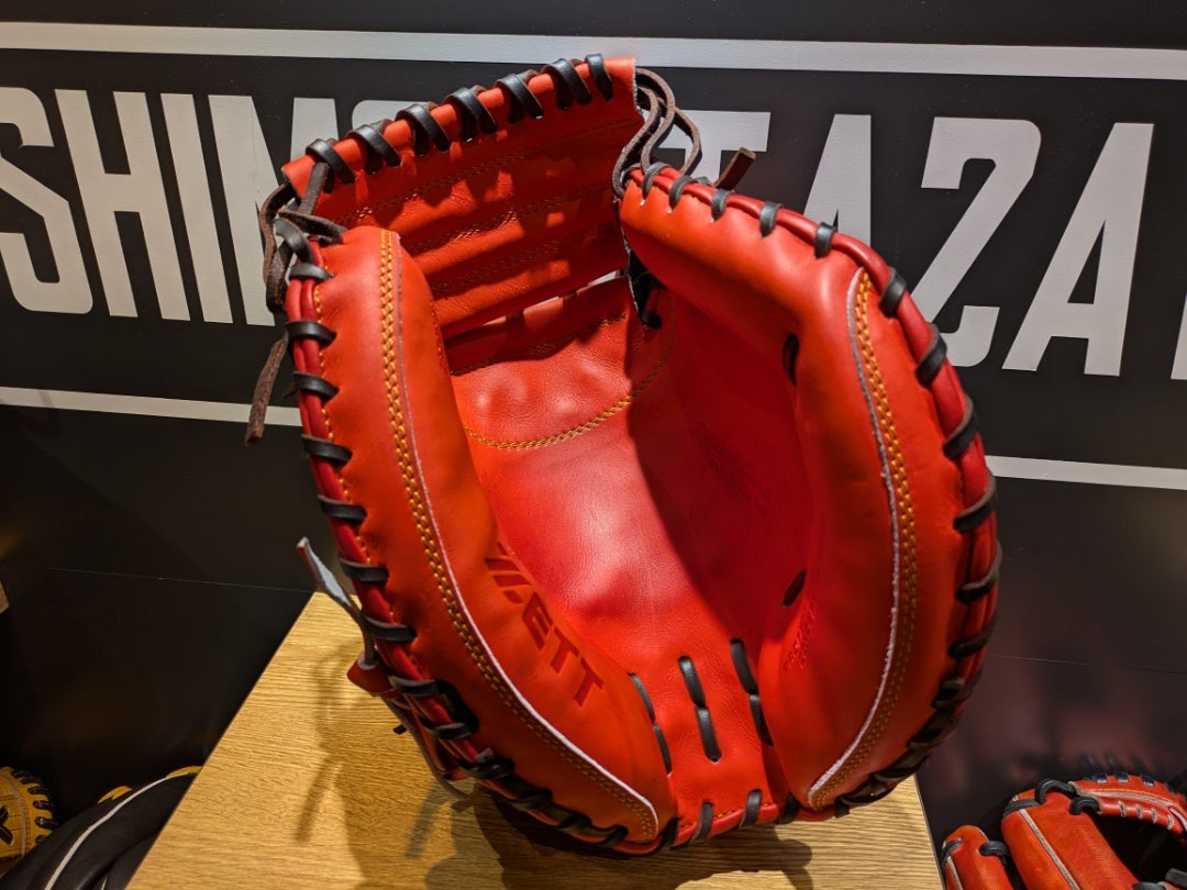 ゼット】ロングセラーモデル／キャッチャーミット［中村悠平モデル］を