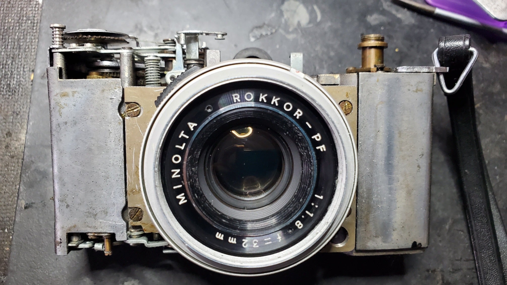 一眼レフカメラの品質でハーフサイズカメラを造ってるの? MINOLTA repo