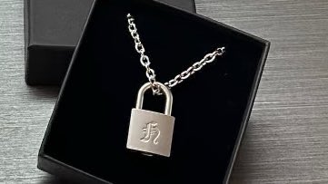 ヒョンジン 、メンプログッズの南京錠ネックレス | スキズ