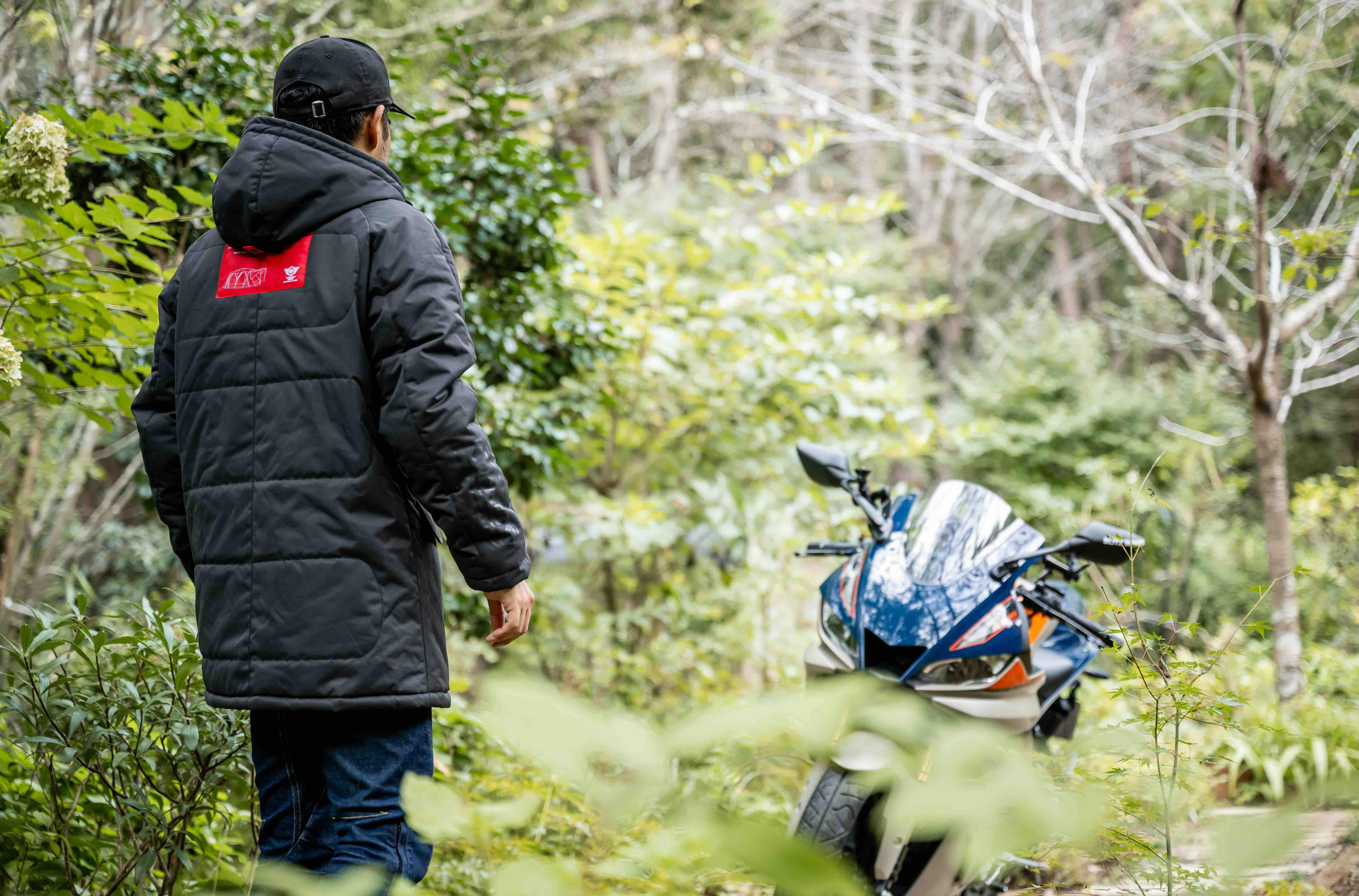 先行予約：Colemanコラボ【着るテント】防風防寒バイク用アウターが