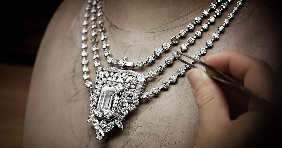 香水「シャネル N°5」の100周年を記念したハイジュエリーコレクション