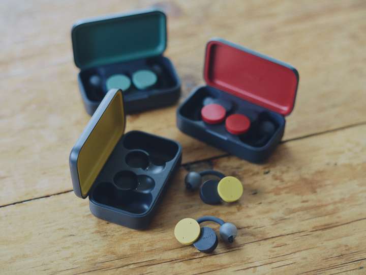 オープンイヤー型完全ワイヤレス「nwm DOTS」はイヤホンではなく