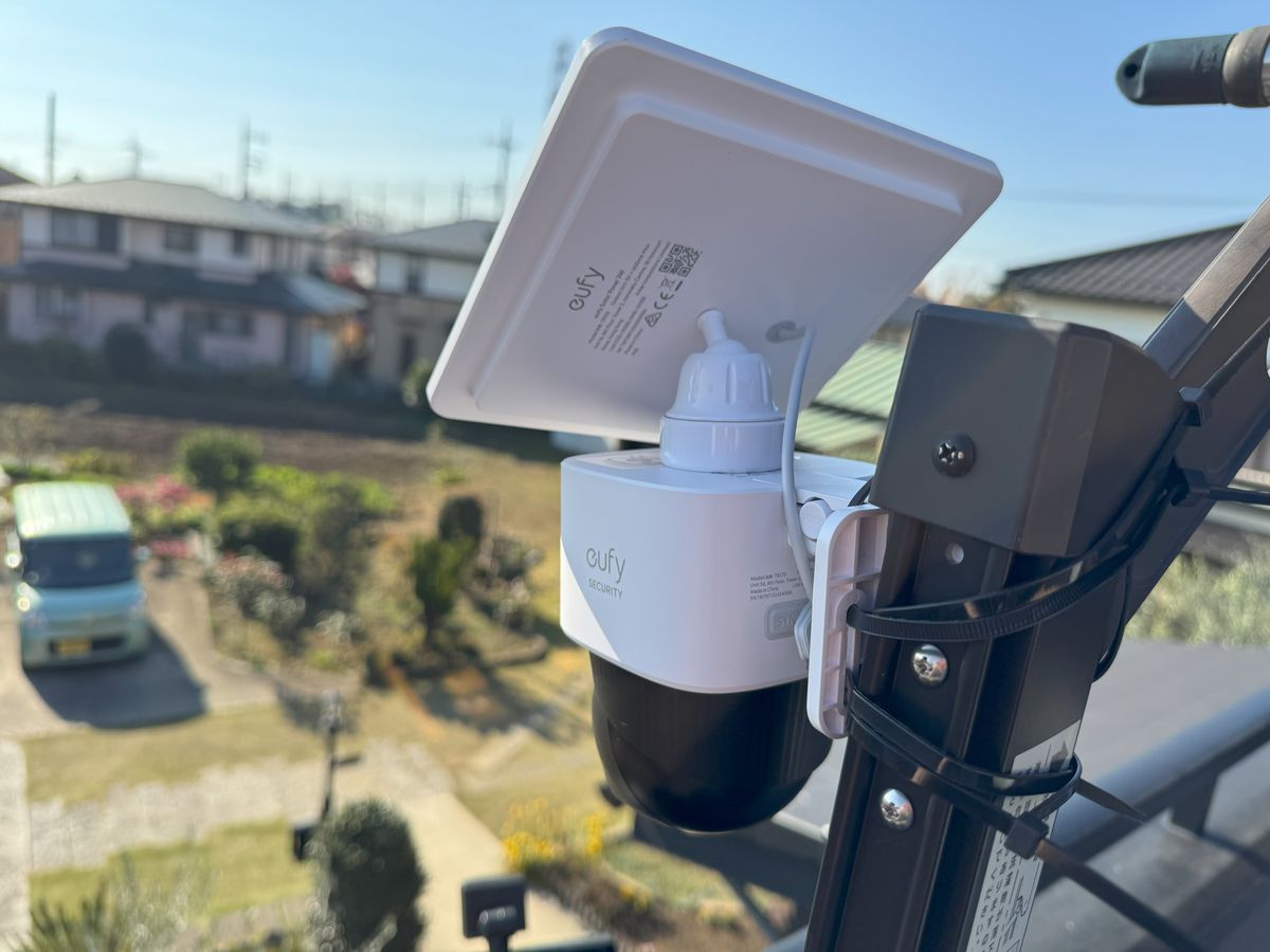 アンカーのソーラーパネル搭載「防犯カメラ」首振り＆AI追尾上位モデル