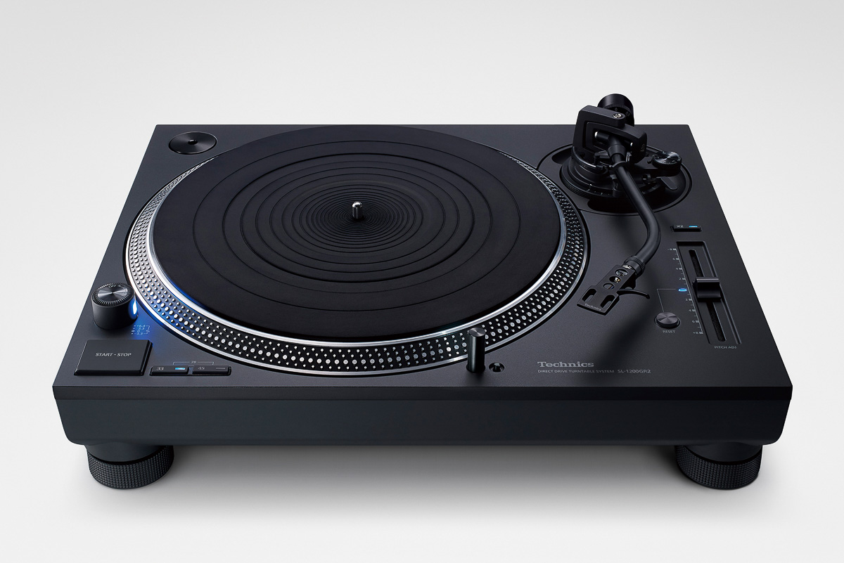 テクニクスのターンテーブル「SL-1200」に安定した回転を実現する新