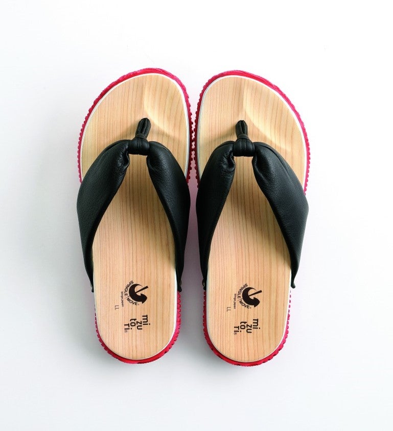 初コラボ！mizutori×スピングルカンパニーの「巻き上げソール下駄」が