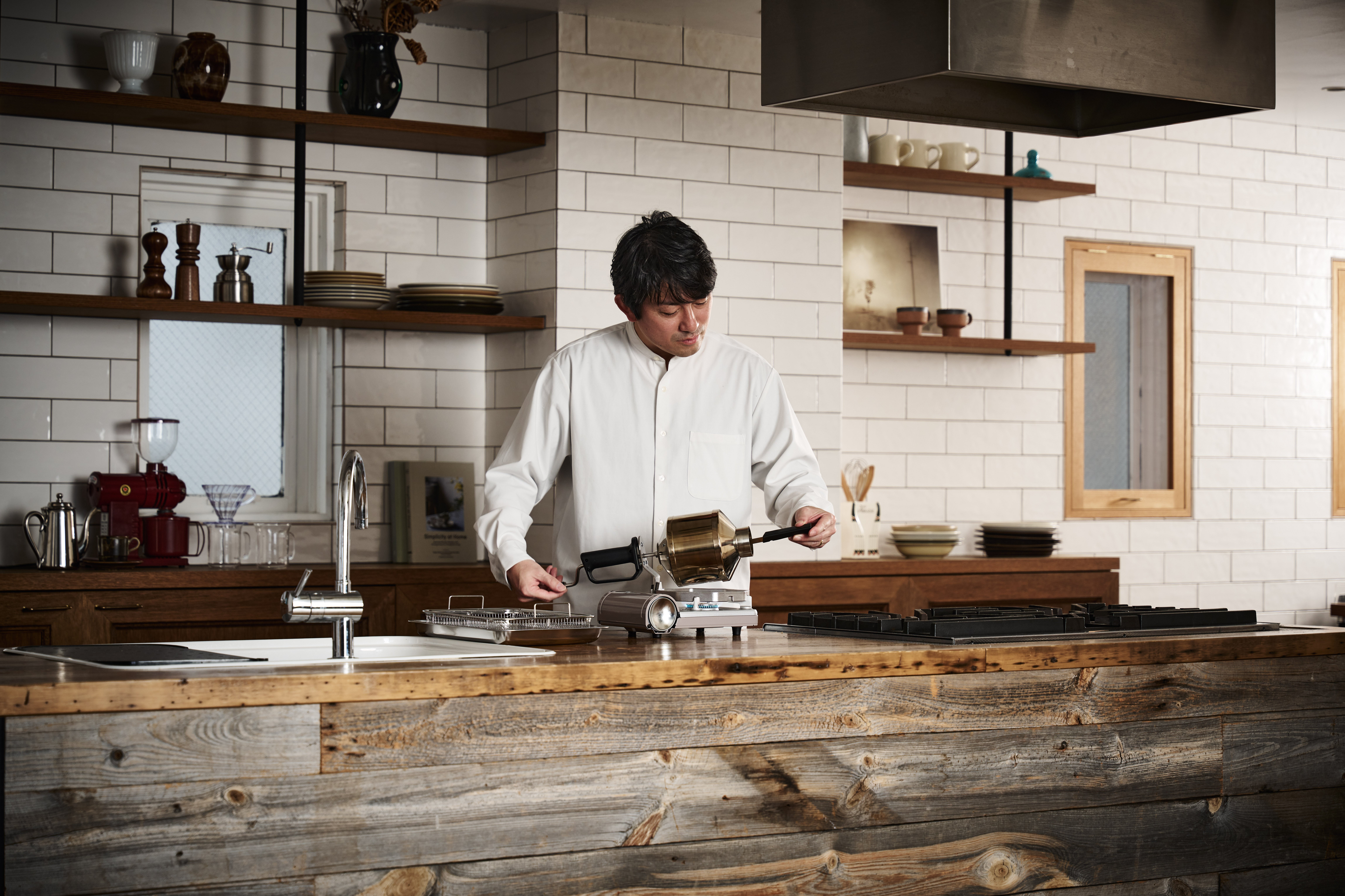 岩谷産業が贈る新焙煎体験。コーヒー好きが遂に叶えた珈琲豆焙煎機MY