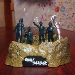 ウルトラ怪獣戯画/シークレット - メルカリ