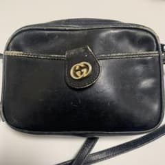 ヴィンテージ 1970年代 Gucci 黒 レザー ショルダーバッグ - メルカリ