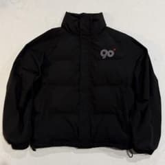 9090 ダウンジャケット ユニセックス ドローコード ブラック 短丈 刺繍