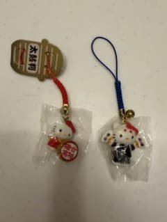 ハローキティ 開運祈願根付けストラップ (太鼓判、必勝請負猫) - メルカリ