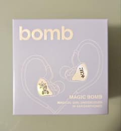 ILLIT アイリットbomb Merch ver イヤモニ風イヤホン - メルカリ