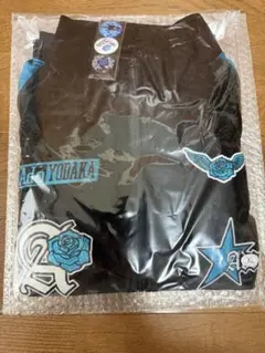 Ado よだか トラックジャケット 大(XL) 缶バッジつき - メルカリ