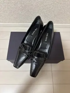 2026年最新】prada archive ローファーの人気アイテム - メルカリ