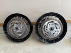 HD FXL RSTフロントホィール撤去品純正品になります。