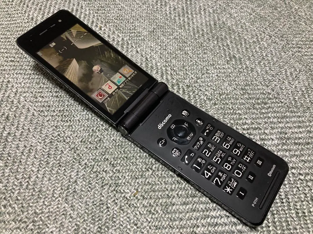 2026年最新】Docomo p-01hの人気アイテム - メルカリ